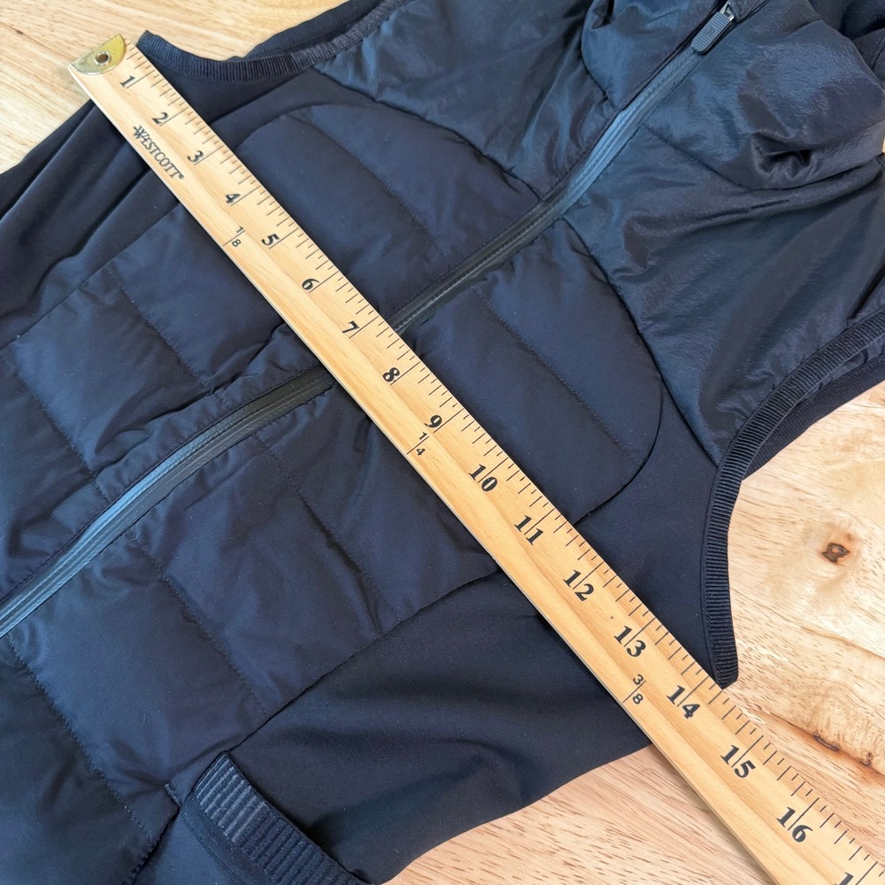Lululemon Down For It All Vest Black Size 2 Running Puffer Quilted Vest - Picture 8 of 9